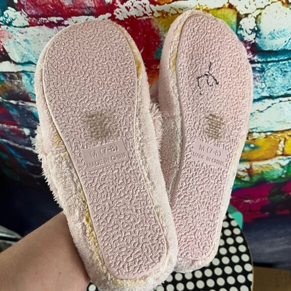 Hello Kitty Plush Flip Flop House Slippers Size Medium 7-8 - Picture 4 of 6